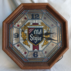 VTG G. Heileman Brewing Co. Old Style Beer lighted clock Stained Glass Faux Wood